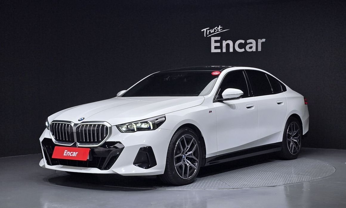 BMW 5-Series 2024