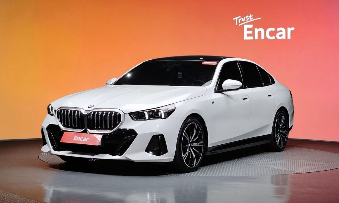 BMW 5-Series 2024