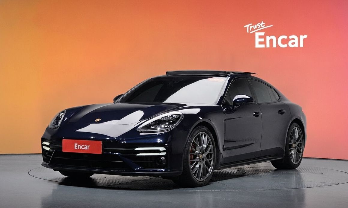 Porsche Panamera 2021