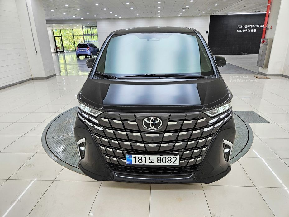 Toyota Alphard 2026