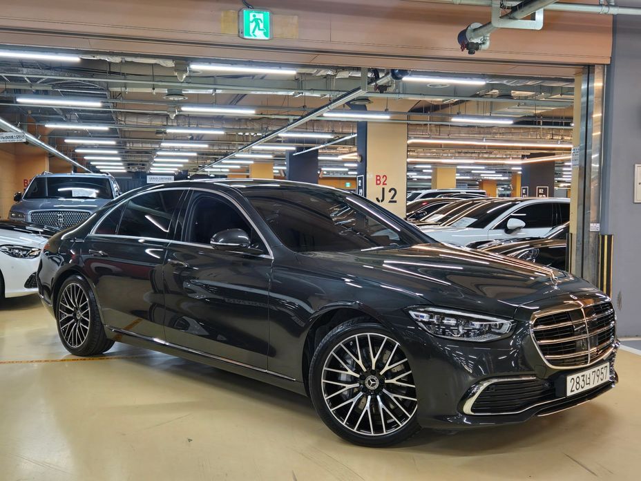 Mercedes-Benz S-Class 2025