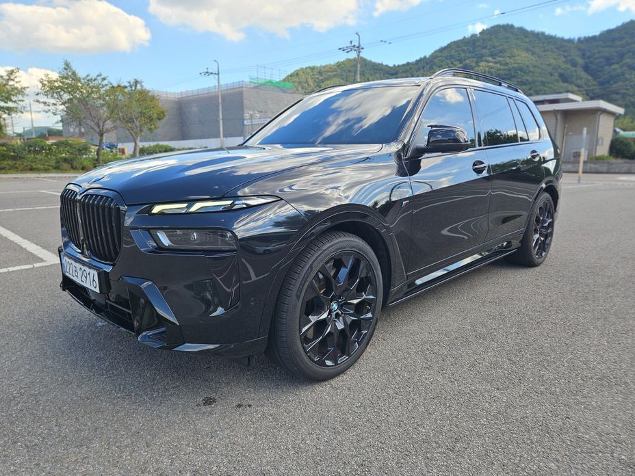 BMW X7 2025