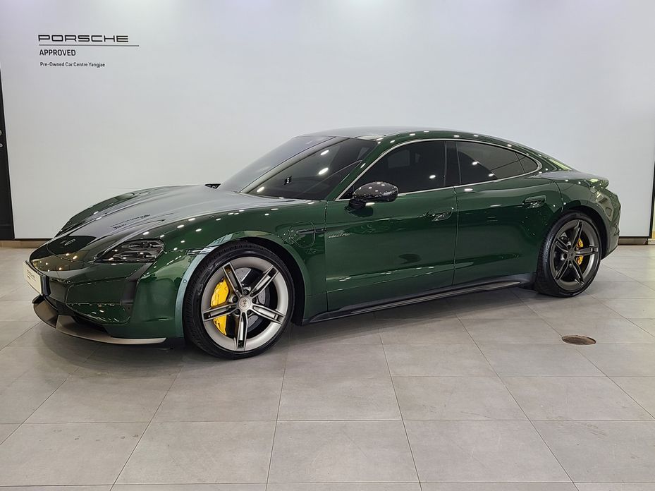 Porsche Taycan 2025