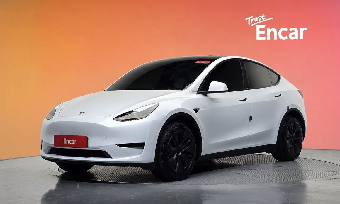 Tesla Model Y 2024
