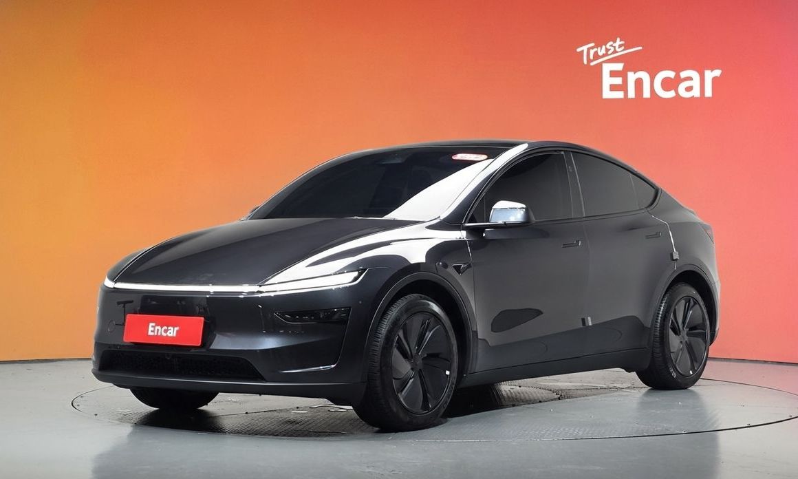 Tesla Model Y 2025