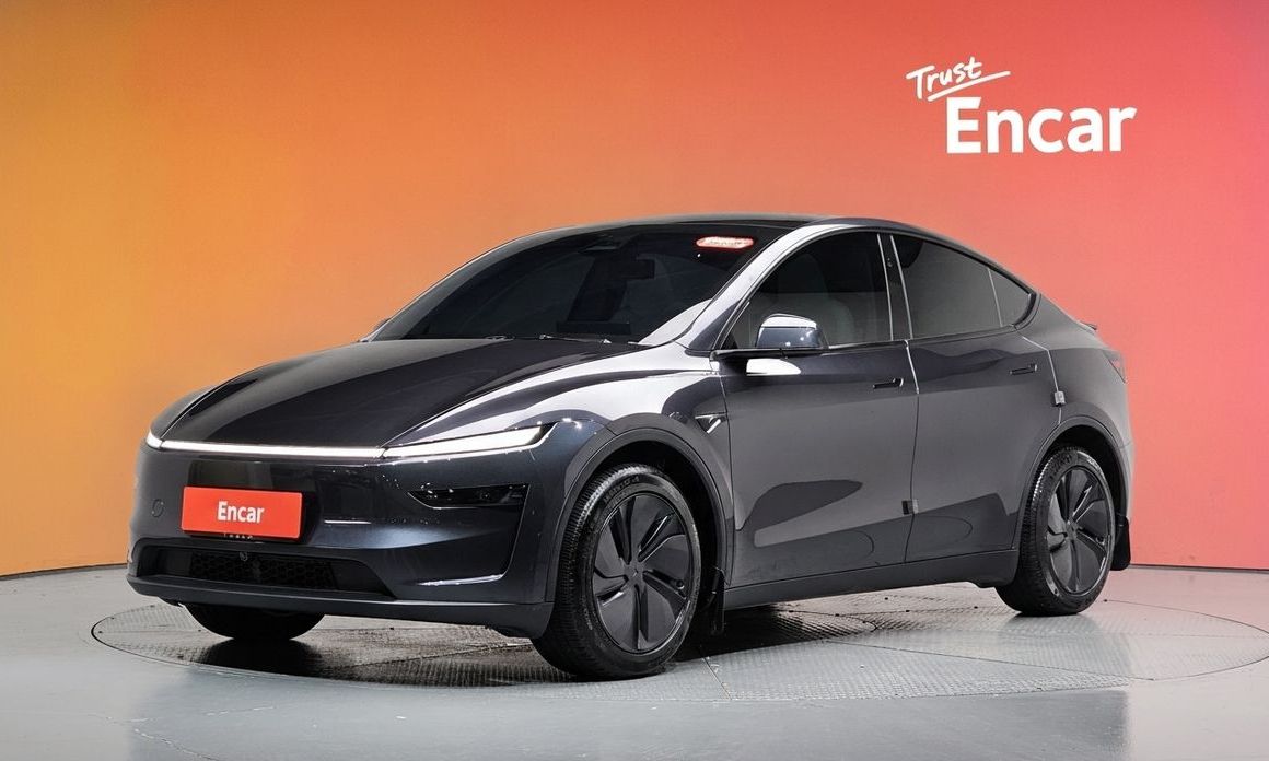 Tesla Model Y 2025