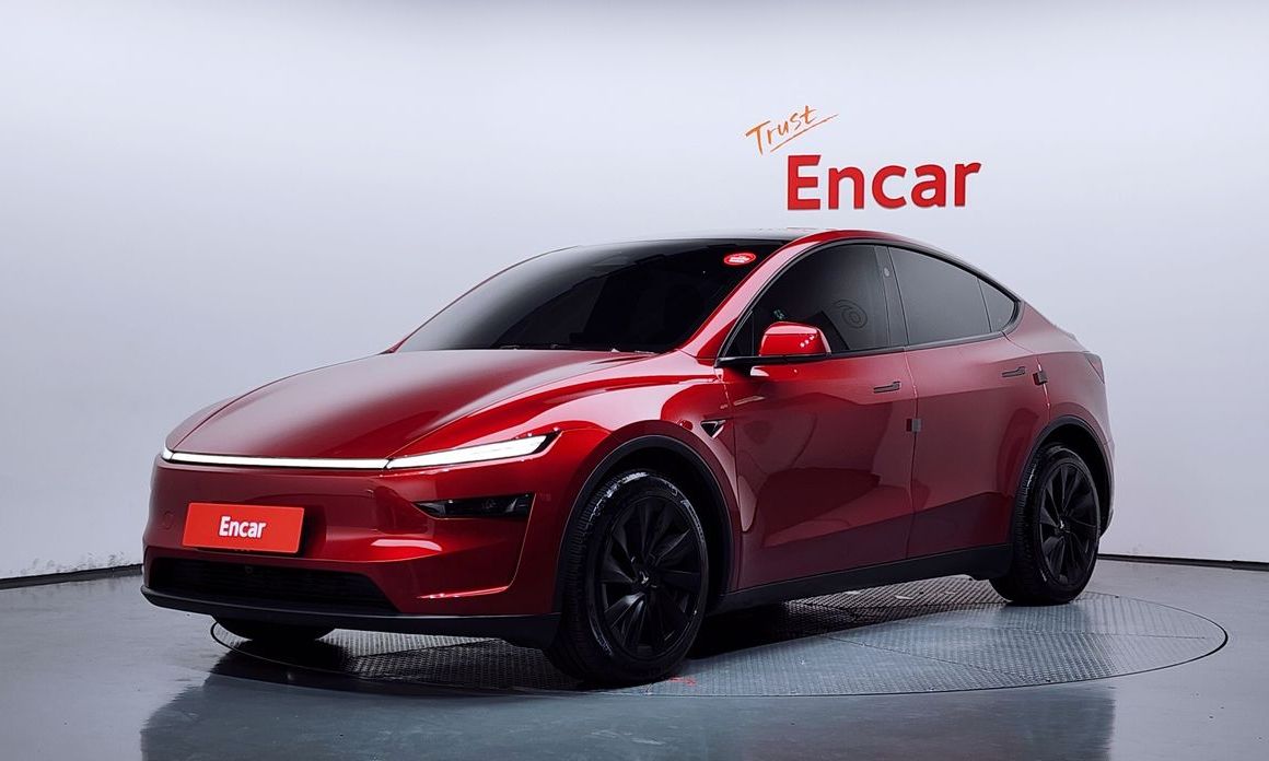 Tesla Model Y 2025