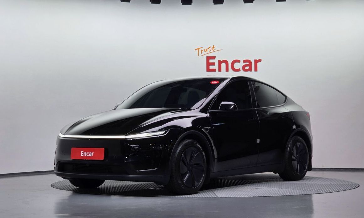 Tesla Model Y 2025