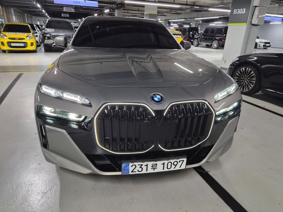 BMW 7-Series 2024