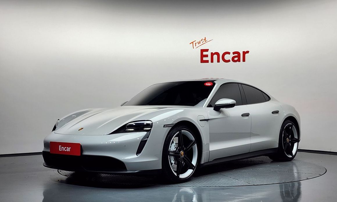 Porsche Taycan 2022
