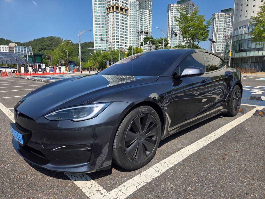 Tesla Model S 2023