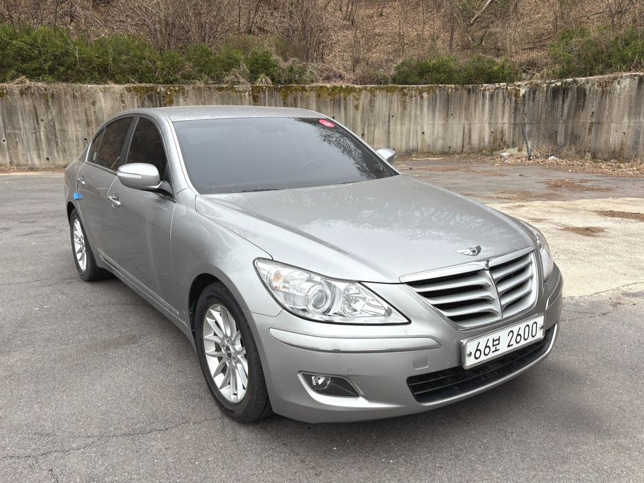 Hyundai Genesis 2010