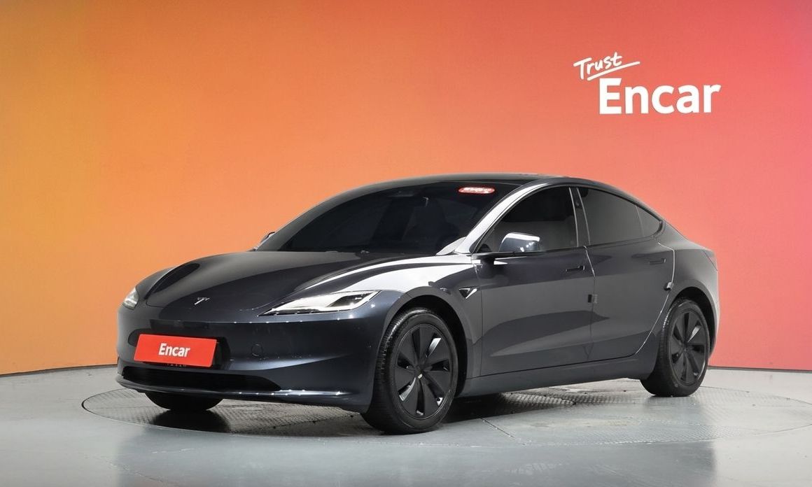 Tesla Model 3 2024