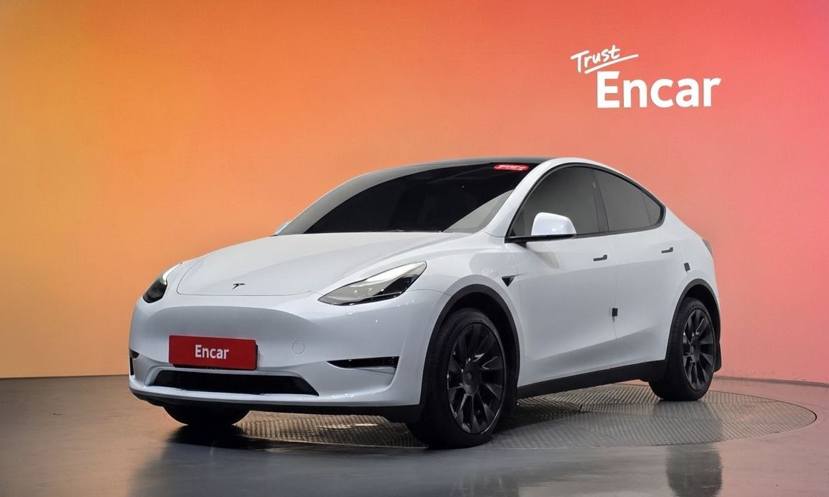 Tesla Model Y 2024