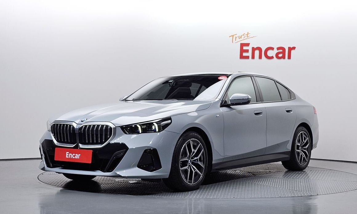 BMW 5-Series 2025