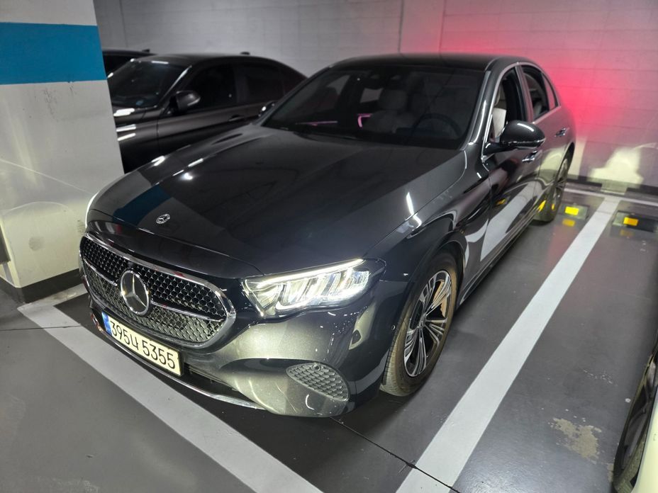 Mercedes-Benz E-Class 2024