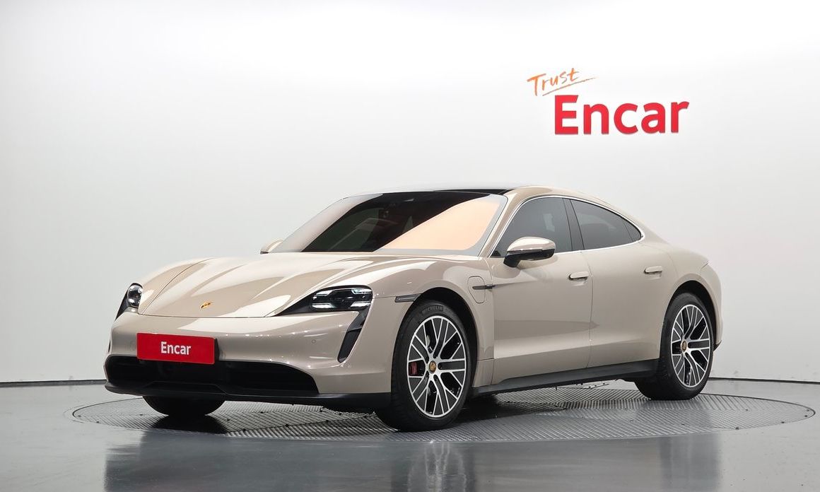 Porsche Taycan 2021
