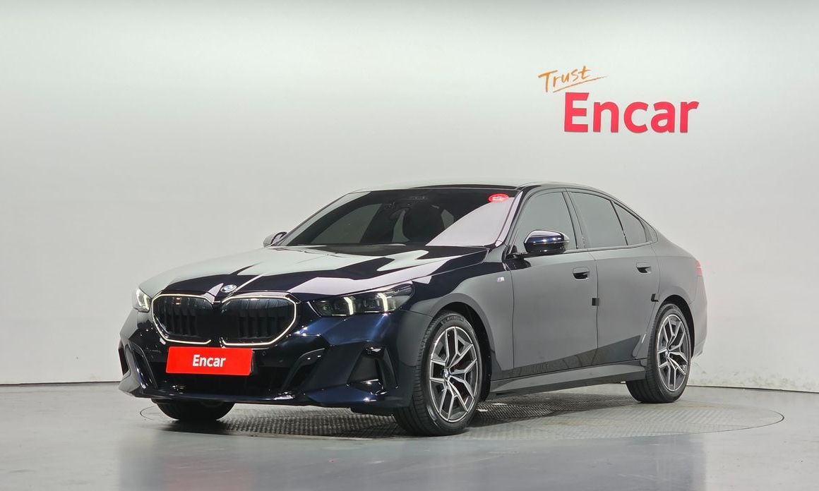 BMW 5-Series 2024