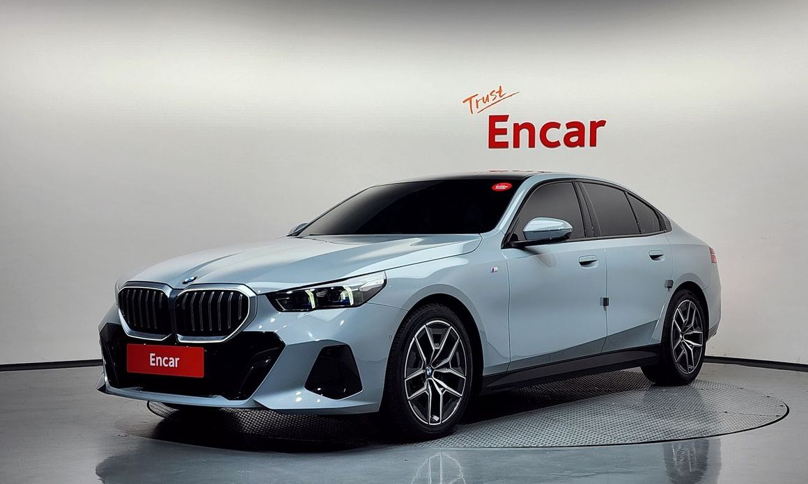 BMW 5-Series 2024