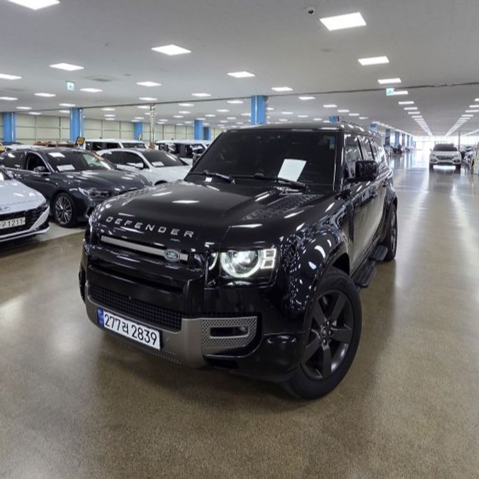 Land Rover Defender 2024