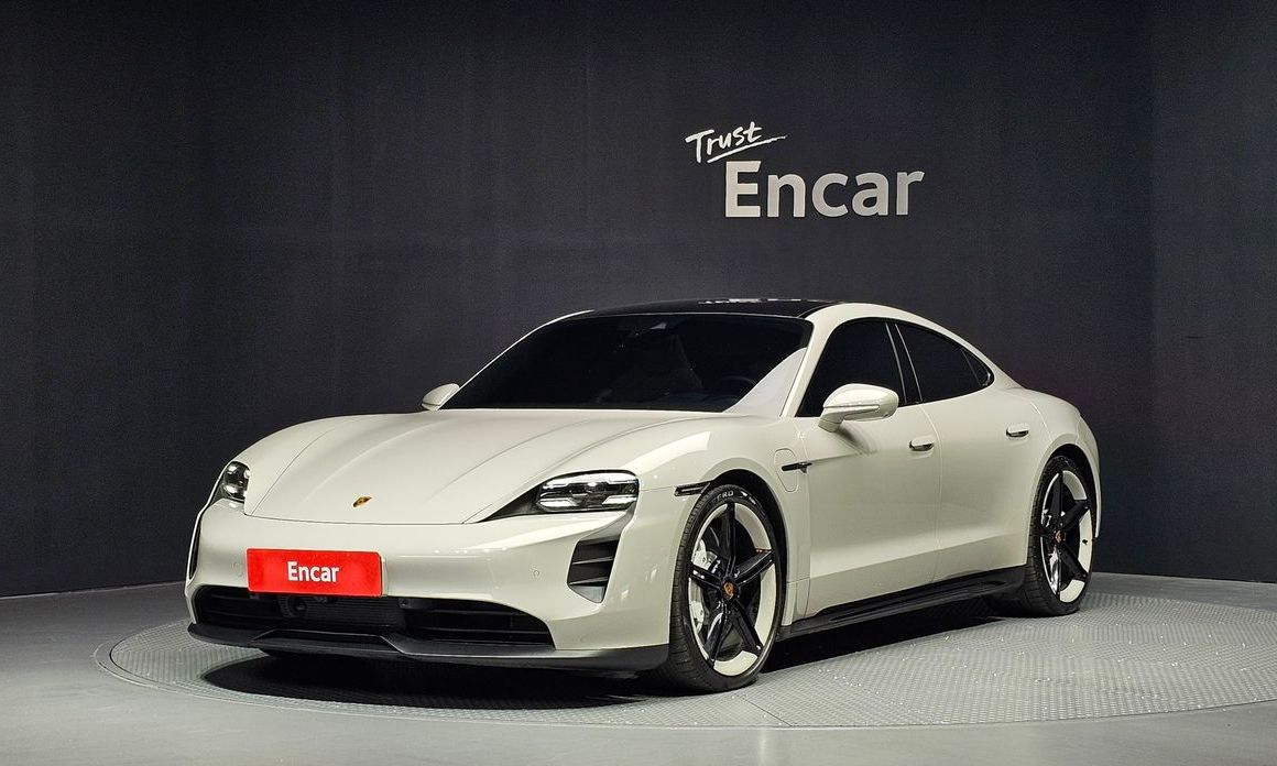 Porsche Taycan 2023