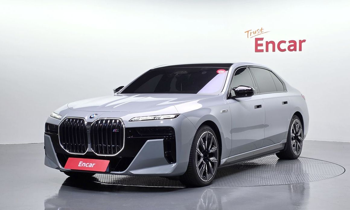 BMW i7 2024