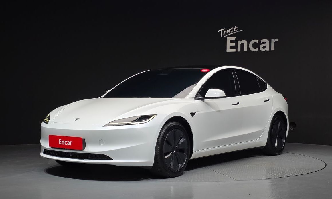 Tesla Model 3 2024