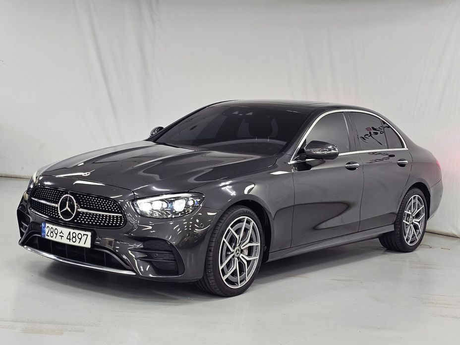 Mercedes-Benz E-Class 2023