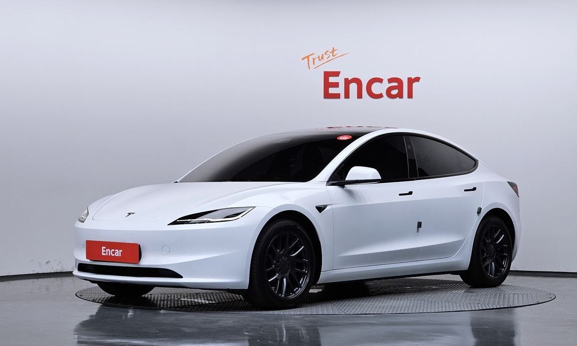 Tesla Model 3 2024