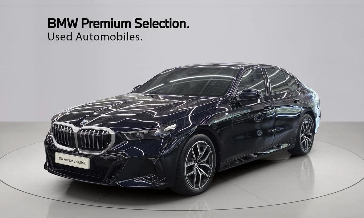 BMW 5-Series 2024