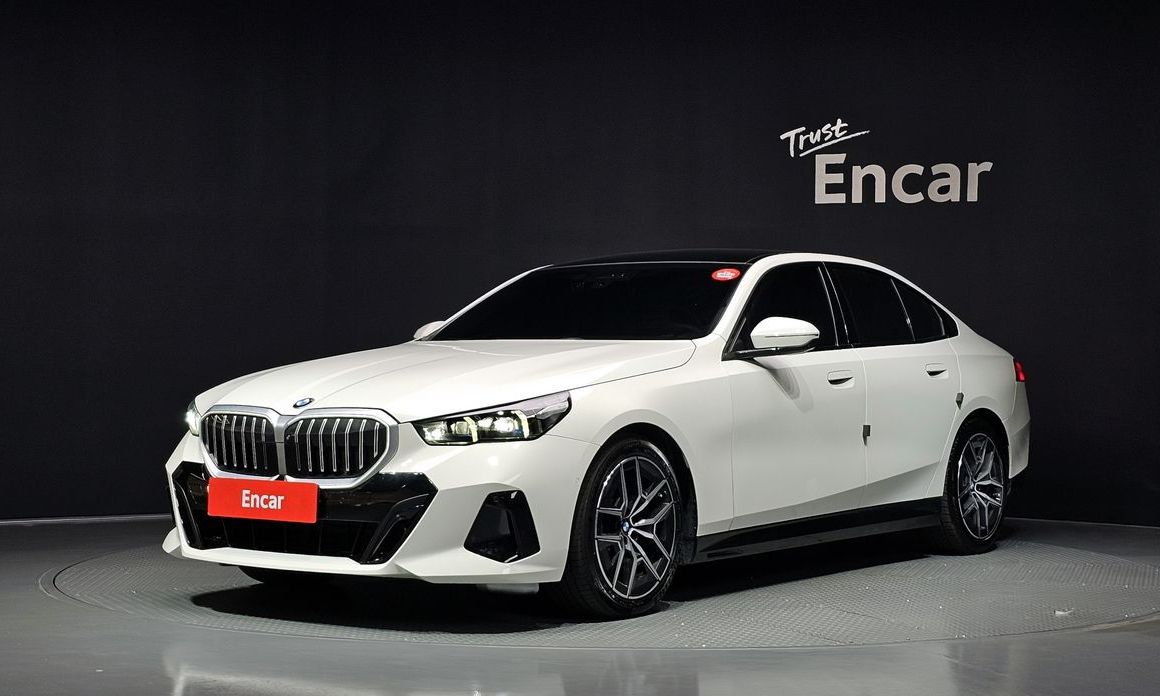 BMW 5-Series 2024