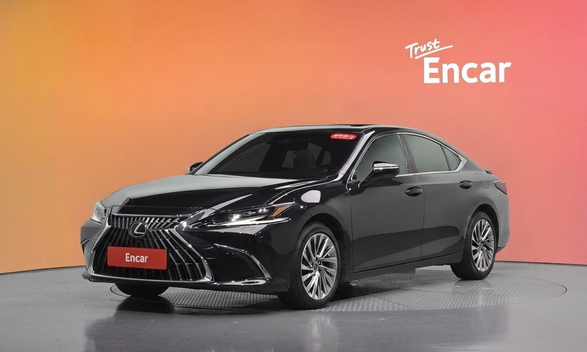 Lexus ES 2025