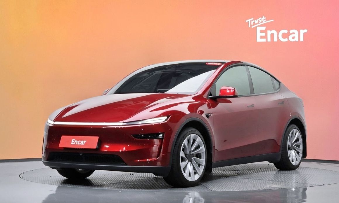 Tesla Model Y 2025