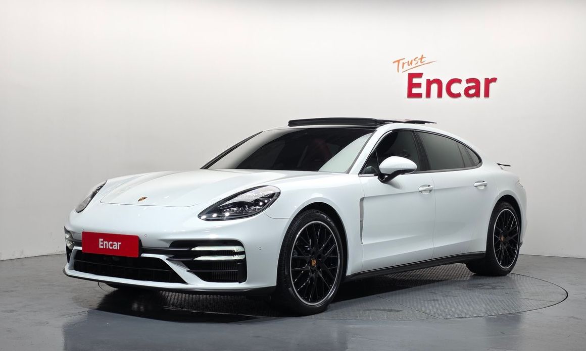Porsche Panamera 2023