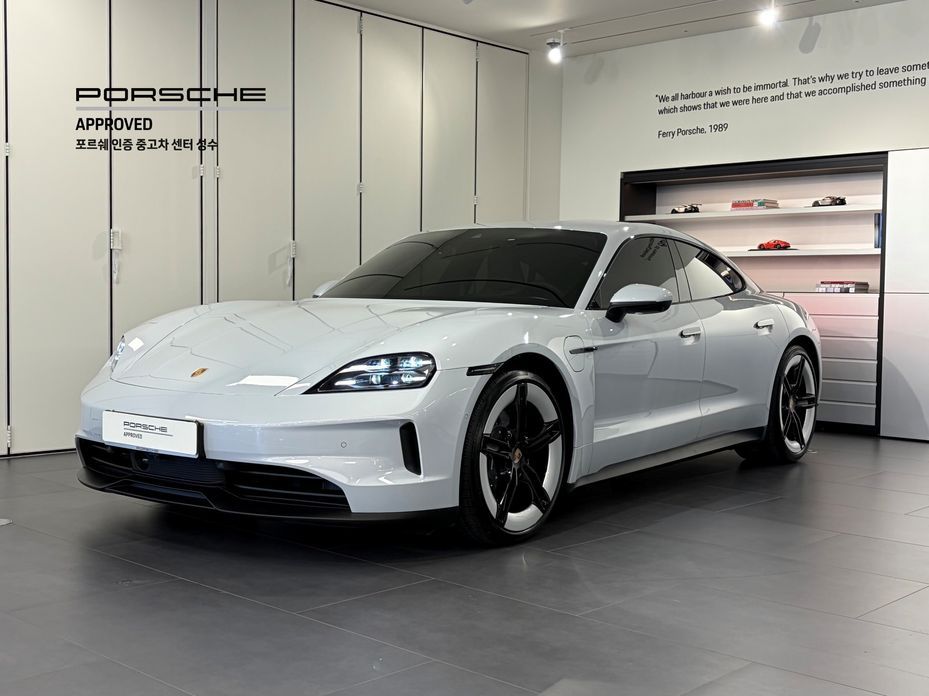 Porsche Taycan 2026