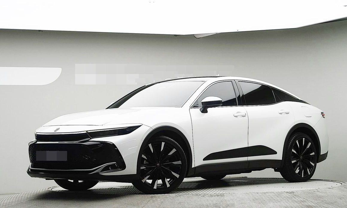 Toyota Crown 2023