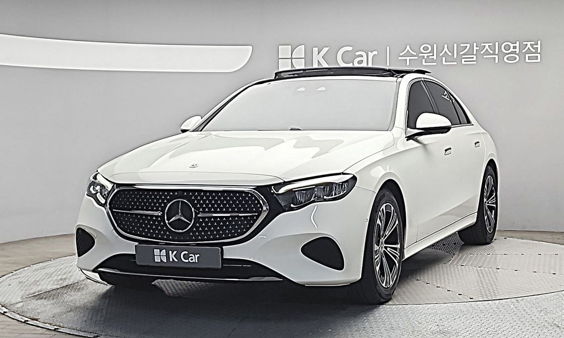 Mercedes-Benz E-Class 2024