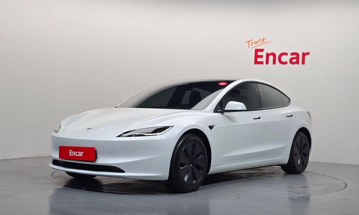 Tesla Model 3 2024