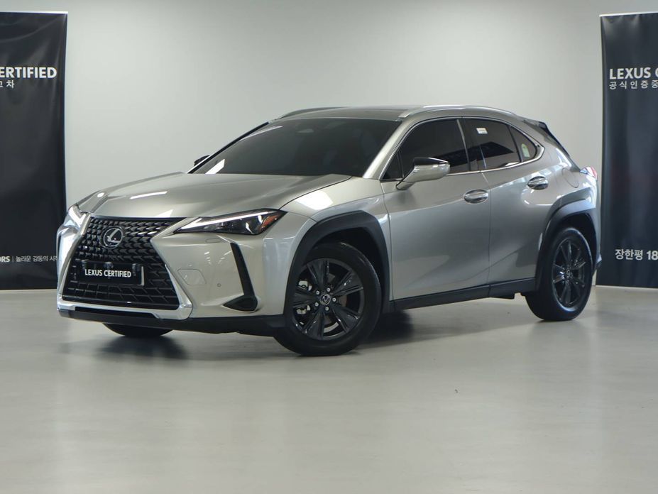 Lexus UX 2026