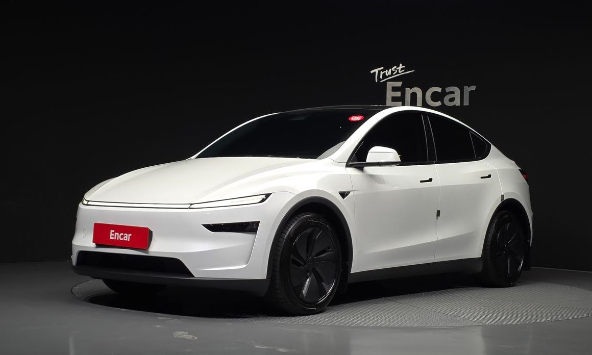 Tesla Model Y 2025