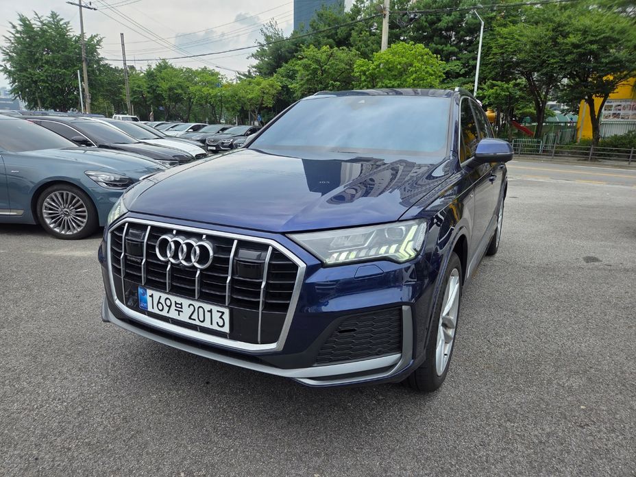 Audi Q7 2023