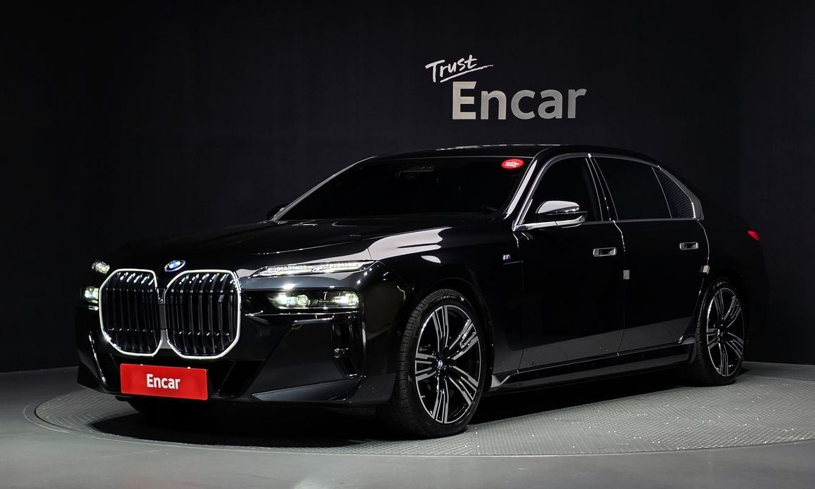 BMW i7 2024