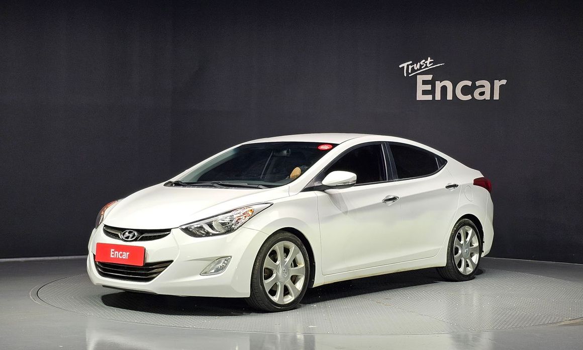 Hyundai AVANTE 2012