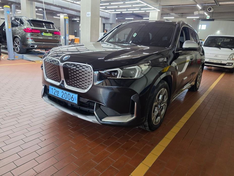 BMW iX1 2024