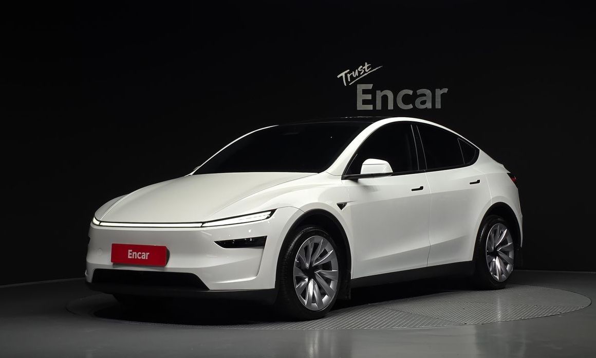 Tesla Model Y 2025
