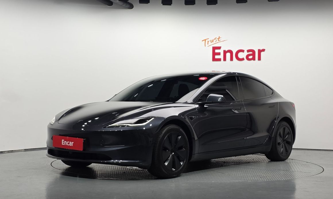 Tesla Model 3 2025