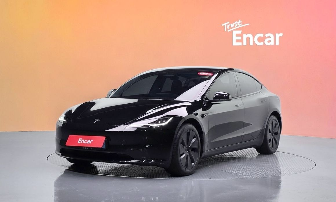 Tesla Model 3 2024