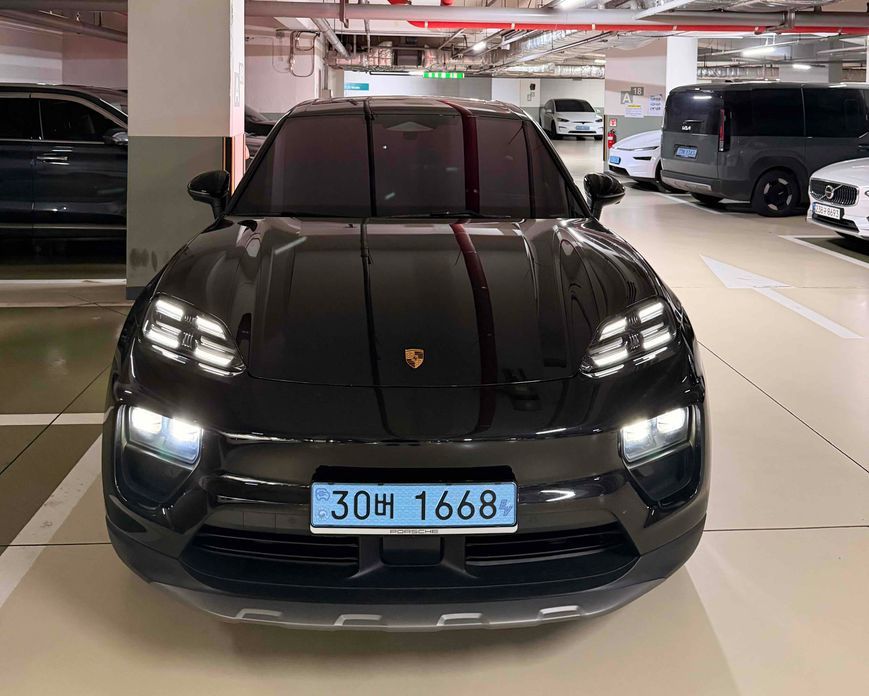 Porsche Macan 2025