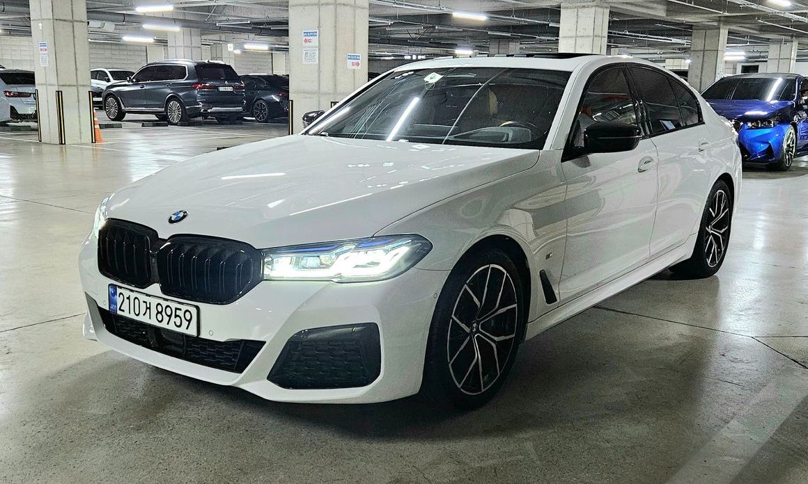 BMW 5-Series 2023