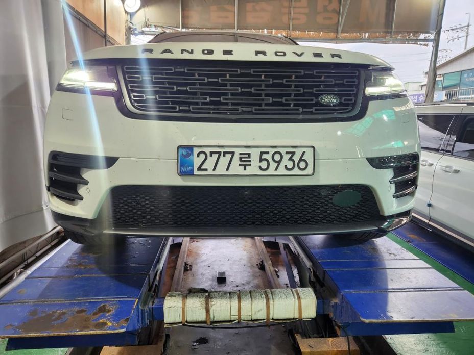 Land Rover Range Rover Velar 2026